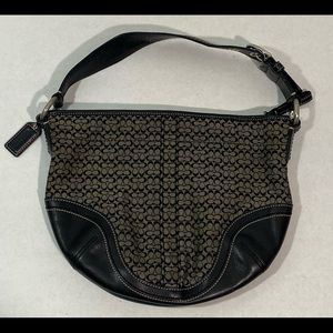 Coach Signature Logo Shoulder Bag F0732-F10924